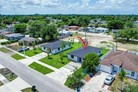 Villa ou maison à vendre à Miami Gardens, Floride: 3 chambres № 2029056 - photo 16