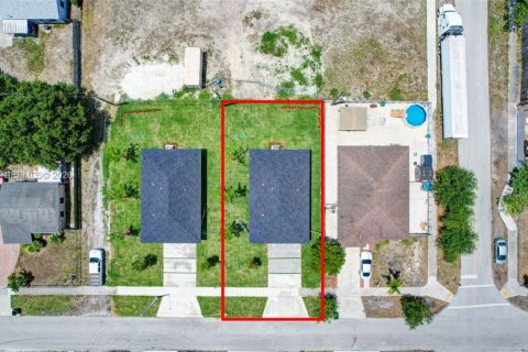 Villa ou maison à vendre à Miami Gardens, Floride: 3 chambres № 2029056 - photo 20