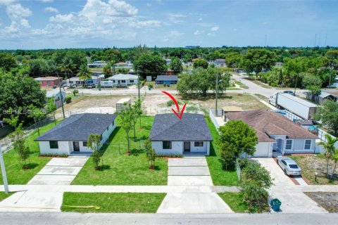 Villa ou maison à vendre à Miami Gardens, Floride: 3 chambres № 2029056 - photo 7