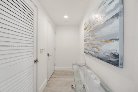 Condominio en alquiler en Miami, Florida, 2 dormitorios, 90.3 m2 № 1937781 - foto 20