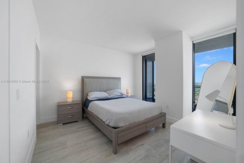 Condominio en alquiler en Miami, Florida, 2 dormitorios, 90.3 m2 № 1937781 - foto 14