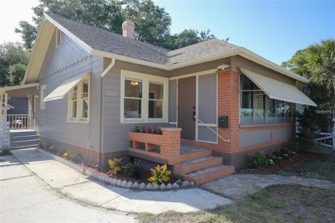 House in Saint Petersburg, Florida 2 bedrooms, 89 sq.m. № 2233826
