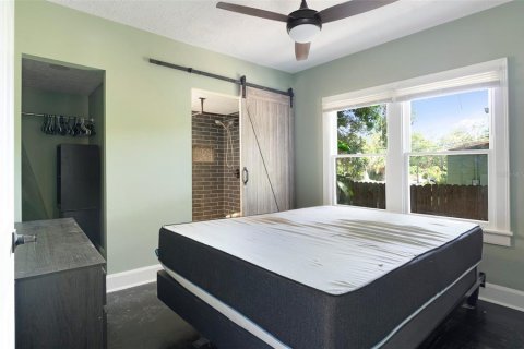 House in Saint Petersburg, Florida 2 bedrooms, 89 sq.m. № 2233826 - photo 16