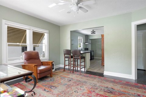 House in Saint Petersburg, Florida 2 bedrooms, 89 sq.m. № 2233826 - photo 4