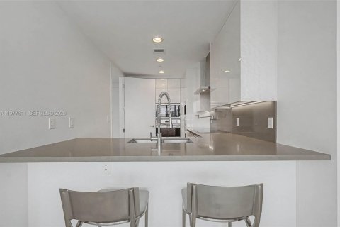 Condominio en venta en Miami Beach, Florida, 2 dormitorios, 136.1 m2 № 2042508 - foto 19