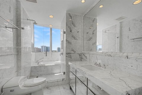 Condominio en venta en Miami Beach, Florida, 2 dormitorios, 136.1 m2 № 2042508 - foto 6