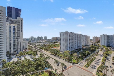 Condominio en venta en Miami Beach, Florida, 2 dormitorios, 136.1 m2 № 2042508 - foto 30