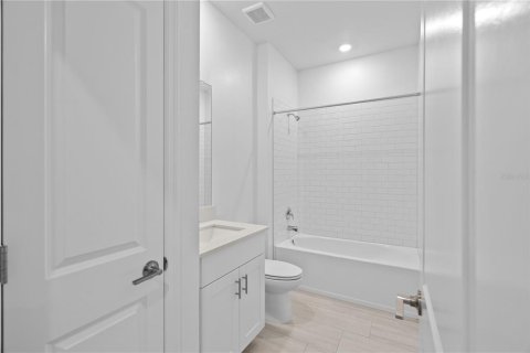 Casa en alquiler en Land O' Lakes, Florida, 3 dormitorios, 138.05 m2 № 2093256 - foto 10