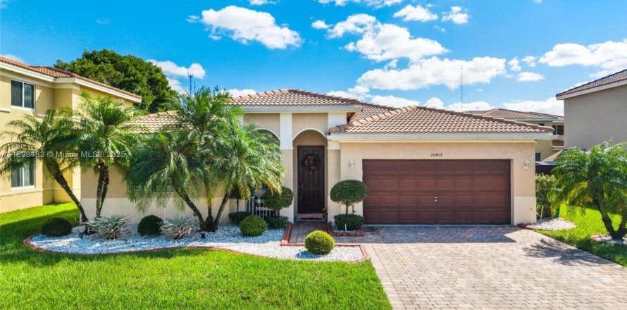 Casa en Miami Gardens, Florida 3 dormitorios, 169.92 m2 № 1950067