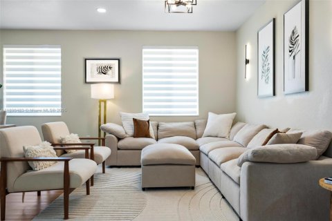 Casa en venta en Miami Gardens, Florida, 3 dormitorios, 169.92 m2 № 1950067 - foto 5