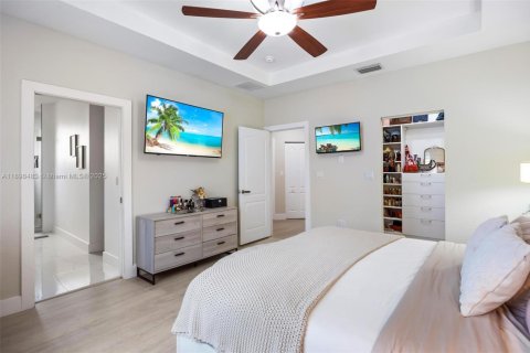 Casa en venta en Miami Gardens, Florida, 3 dormitorios, 169.92 m2 № 1950067 - foto 25