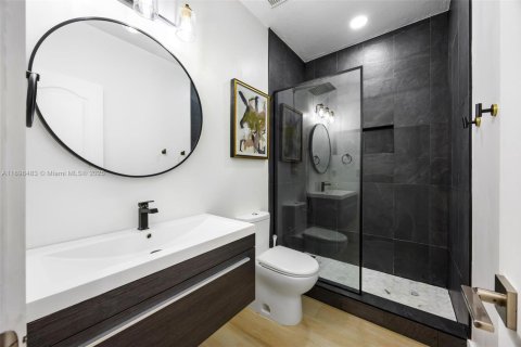 Casa en venta en Miami Gardens, Florida, 3 dormitorios, 169.92 m2 № 1950067 - foto 20