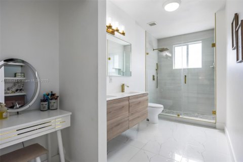 Casa en venta en Miami Gardens, Florida, 3 dormitorios, 169.92 m2 № 1950067 - foto 26