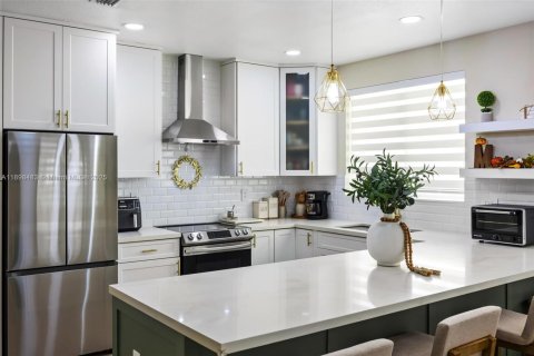 Casa en venta en Miami Gardens, Florida, 3 dormitorios, 169.92 m2 № 1950067 - foto 14