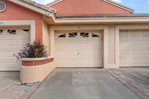 Condo in Orlando, Florida, 2 bedrooms  № 1769317 - photo 2