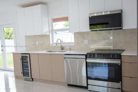 House in Homestead, Florida 3 bedrooms, 123.93 sq.m. № 1857271 - photo 5