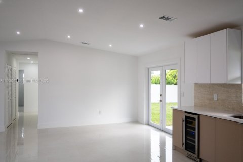House in Homestead, Florida 3 bedrooms, 123.93 sq.m. № 1857271 - photo 7