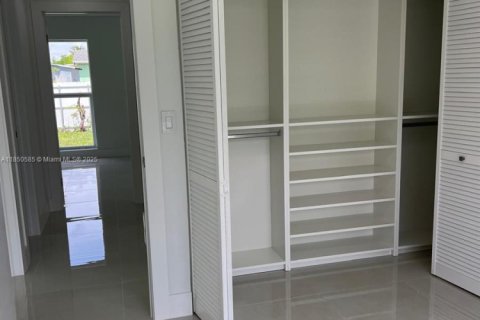House in Homestead, Florida 3 bedrooms, 123.93 sq.m. № 1857271 - photo 11