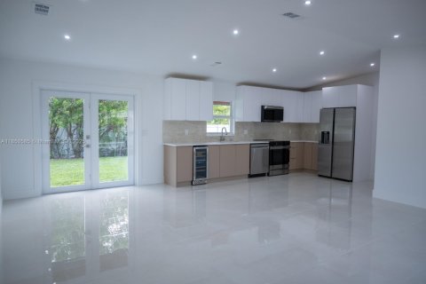 House in Homestead, Florida 3 bedrooms, 123.93 sq.m. № 1857271 - photo 6