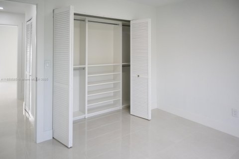 House in Homestead, Florida 3 bedrooms, 123.93 sq.m. № 1857271 - photo 26