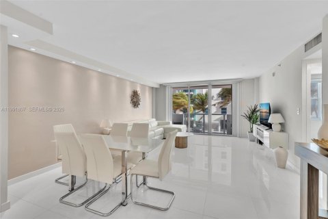 Copropriété à louer à Surfside, Floride: 1 chambre, 84.08 m2 № 2255619 - photo 4