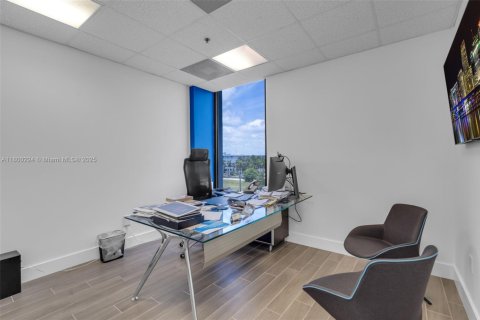 Commercial property in North Miami, Florida № 1684080 - photo 10