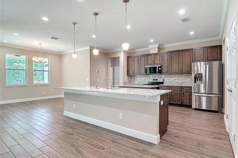 House in Orlando, Florida 4 bedrooms, 271.92 sq.m. № 2217314 - photo 2