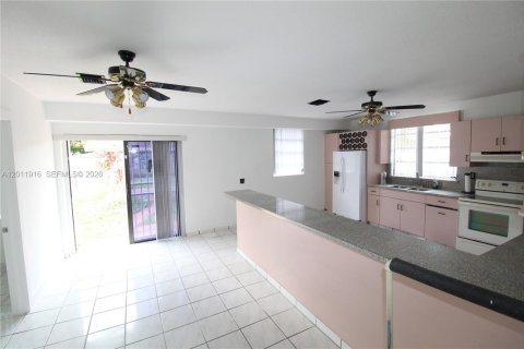 Villa ou maison à louer à Miami, Floride: 3 chambres, 169.73 m2 № 2074934 - photo 20