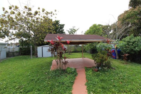 Villa ou maison à louer à Miami, Floride: 3 chambres, 169.73 m2 № 2074934 - photo 9