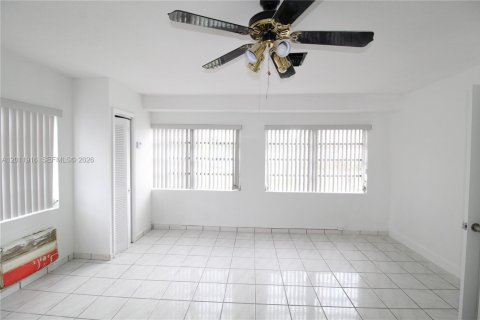 Villa ou maison à louer à Miami, Floride: 3 chambres, 169.73 m2 № 2074934 - photo 19