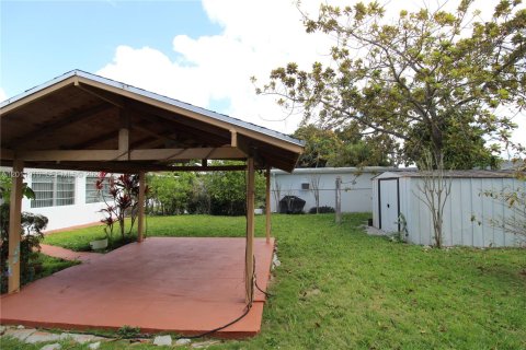 Villa ou maison à louer à Miami, Floride: 3 chambres, 169.73 m2 № 2074934 - photo 10