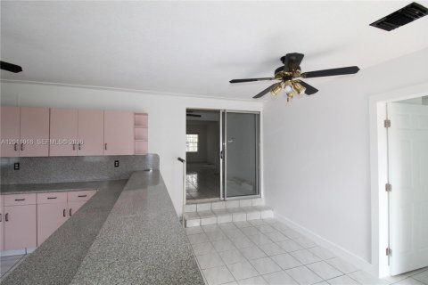 Villa ou maison à louer à Miami, Floride: 3 chambres, 169.73 m2 № 2074934 - photo 22