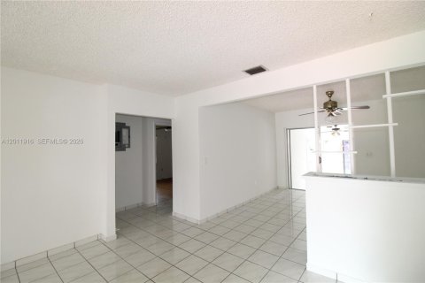 Villa ou maison à louer à Miami, Floride: 3 chambres, 169.73 m2 № 2074934 - photo 29