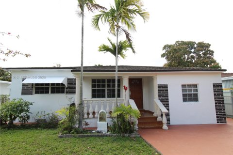 Villa ou maison à louer à Miami, Floride: 3 chambres, 169.73 m2 № 2074934 - photo 5