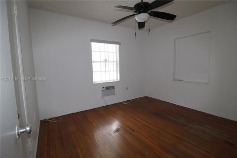 Villa ou maison à louer à Miami, Floride: 3 chambres, 169.73 m2 № 2074934 - photo 24