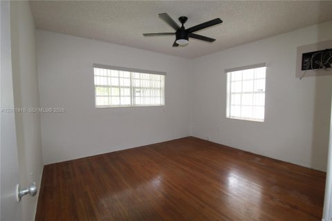 Villa ou maison à louer à Miami, Floride: 3 chambres, 169.73 m2 № 2074934 - photo 23