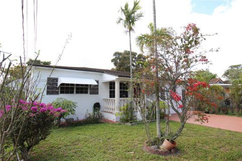 Villa ou maison à louer à Miami, Floride: 3 chambres, 169.73 m2 № 2074934 - photo 4