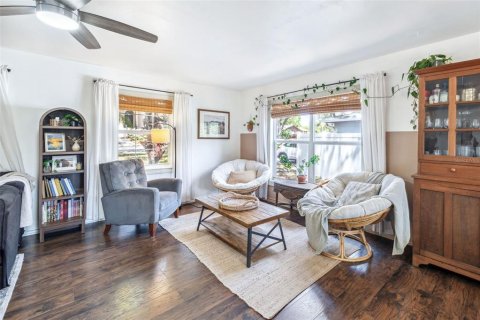 Casa en venta en Orlando, Florida, 3 dormitorios, 154.5 m2 № 1666244 - foto 5