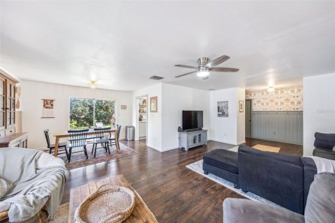 Casa en venta en Orlando, Florida, 3 dormitorios, 154.5 m2 № 1666244 - foto 6
