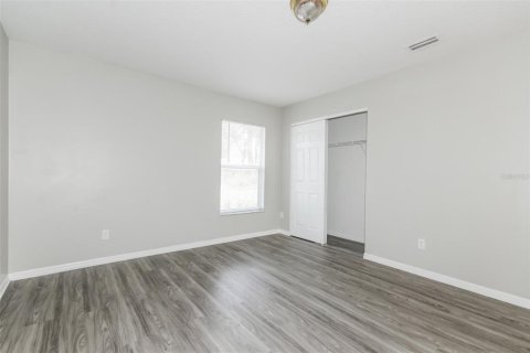 House in Tampa, Florida 4 bedrooms, 140.47 sq.m. № 1635095 - photo 12