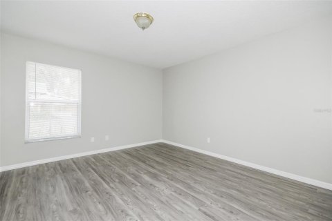 House in Tampa, Florida 4 bedrooms, 140.47 sq.m. № 1635095 - photo 9