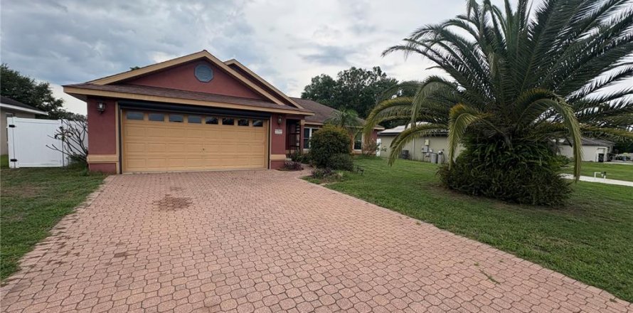 Villa ou maison à Leesburg, Floride 3 chambres, 131.55 m2 № 1796225