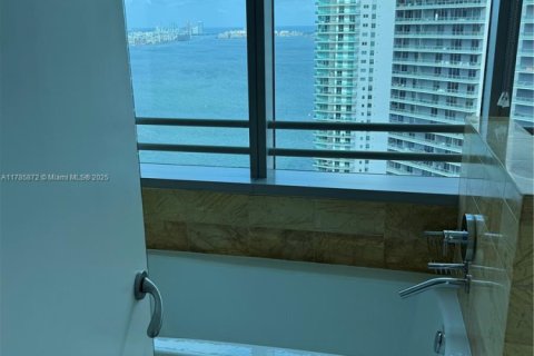 Copropriété à louer à Miami, Floride: 2 chambres, 119.84 m2 № 1646886 - photo 22