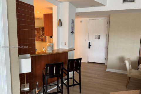 Copropriété à louer à Miami, Floride: 2 chambres, 119.84 m2 № 1646886 - photo 5