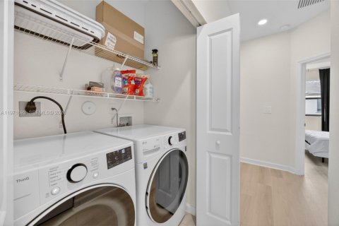 Townhouse in Homestead, Florida 3 bedrooms, 157.47 sq.m. № 2038203 - photo 5