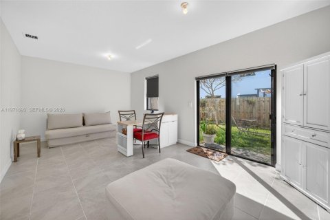 Townhouse in Homestead, Florida 3 bedrooms, 157.47 sq.m. № 2038203 - photo 23