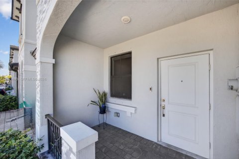 Townhouse in Homestead, Florida 3 bedrooms, 157.47 sq.m. № 2038203 - photo 15