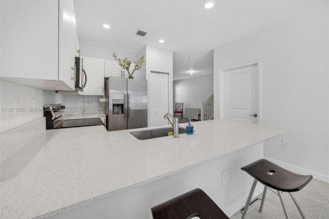 Townhouse in Homestead, Florida 3 bedrooms, 157.47 sq.m. № 2038203 - photo 18