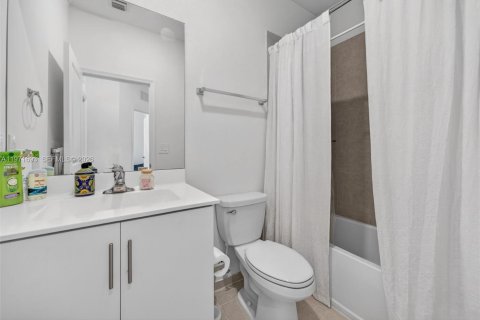 Townhouse in Homestead, Florida 3 bedrooms, 157.47 sq.m. № 2038203 - photo 4