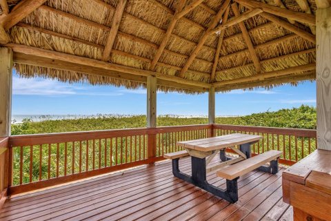 Propiedad comercial en alquiler en Hutchinson Island South, Florida, 2 dormitorios, 100.15 m2 № 703542 - foto 1